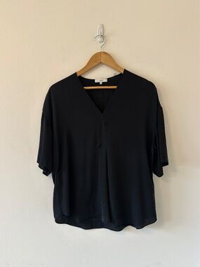 Vince Black Silk Blend V-Neck Short Sleeve Shirt | Size Small
